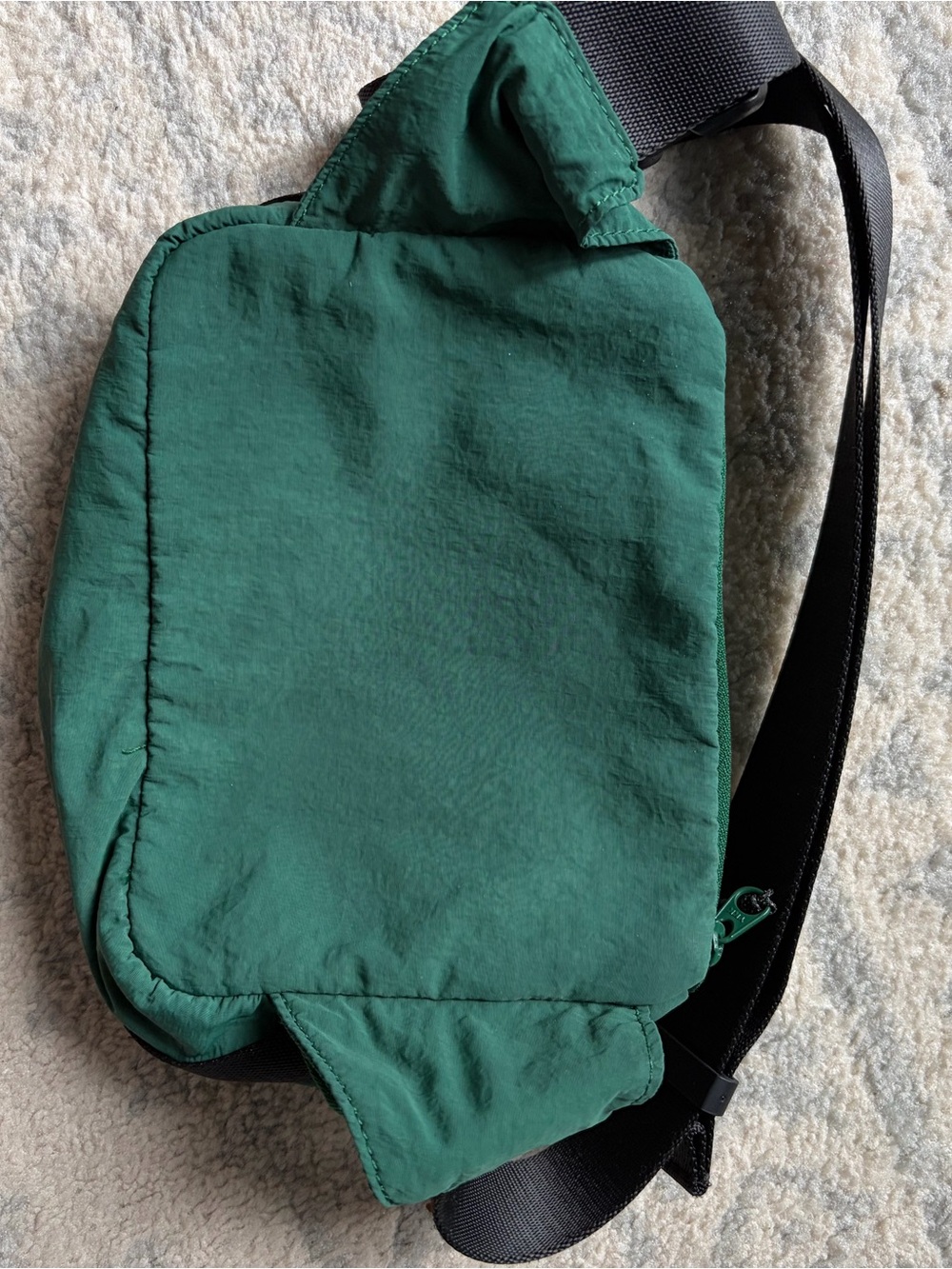 lululemon athletica Forest Green Crossbody Belt Bag with Black Strap - Picture 4 of 4